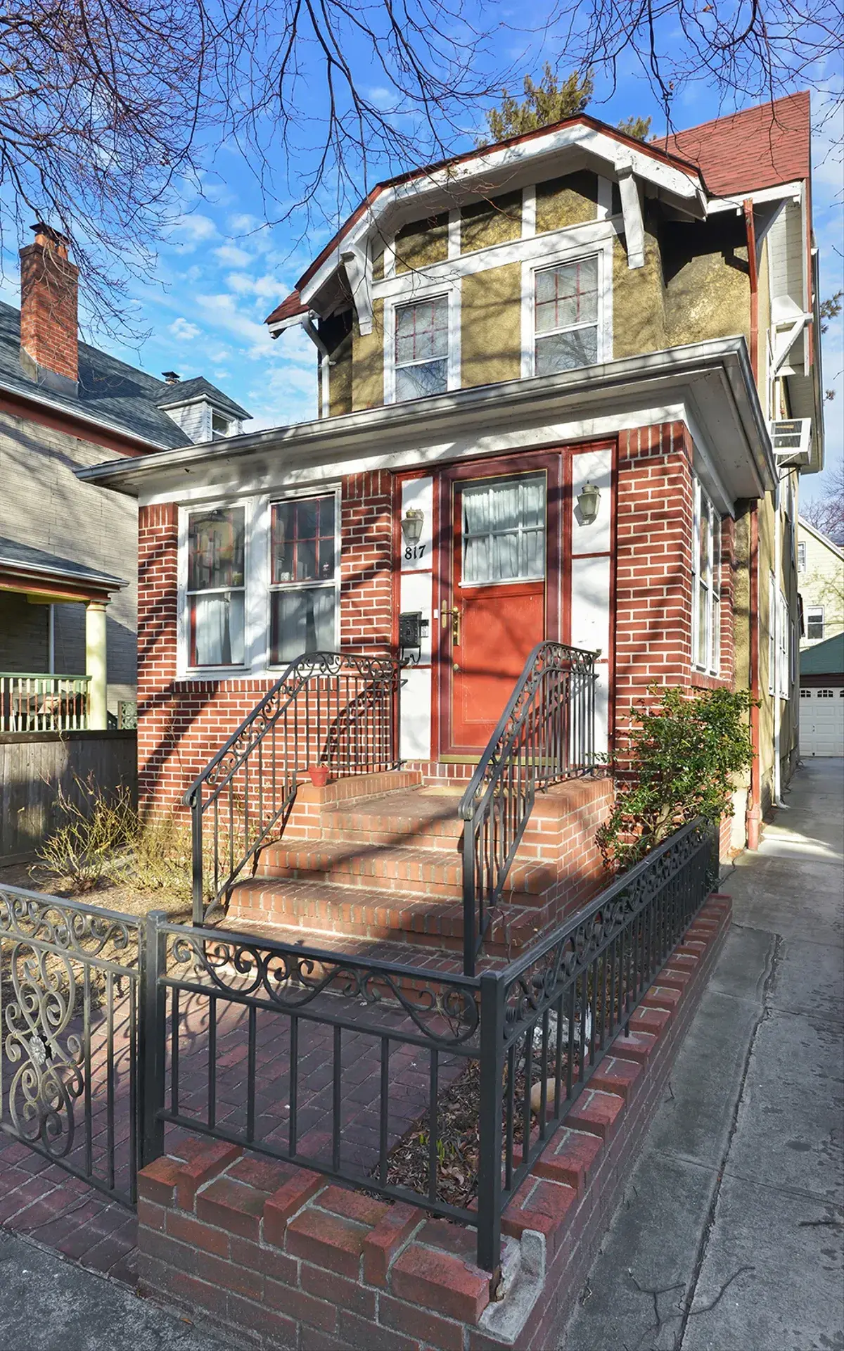 817 E 12th Street